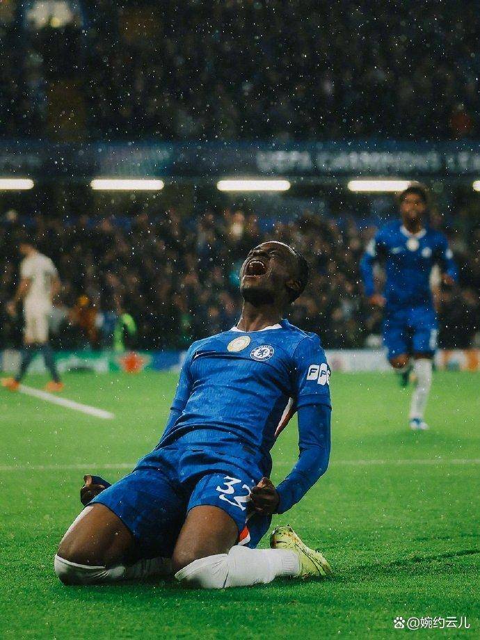 关于转折点阿贾克斯手感冰凉；足总杯今晨攻防权衡；管理层满意；年轻球员得到机会的信息